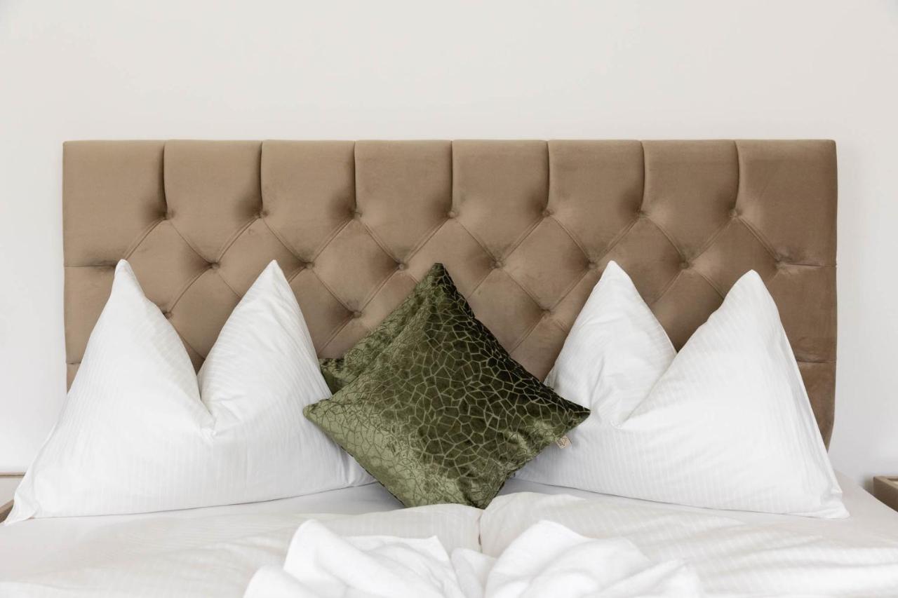 Ansitz Battisti Suites (Adults Only) Caldaro Bagian luar foto