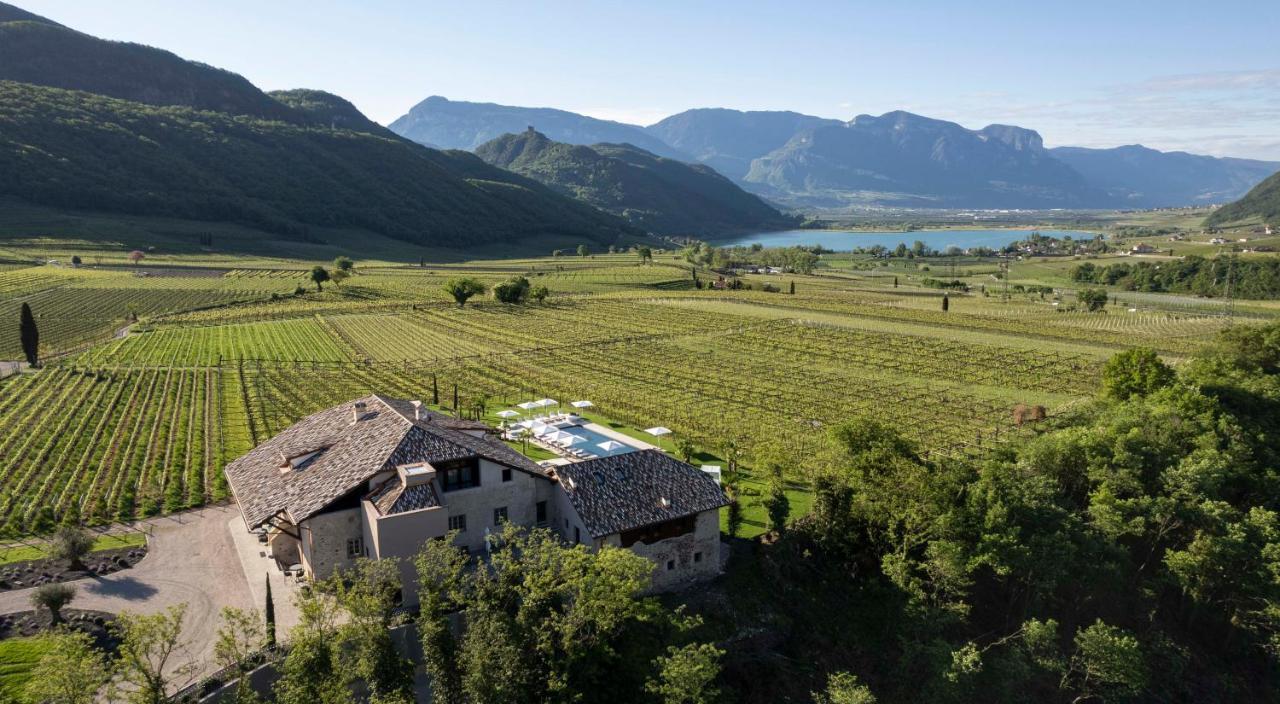 Ansitz Battisti Suites (Adults Only) Caldaro Bagian luar foto