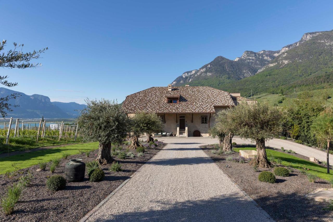 Ansitz Battisti Suites (Adults Only) Caldaro Bagian luar foto