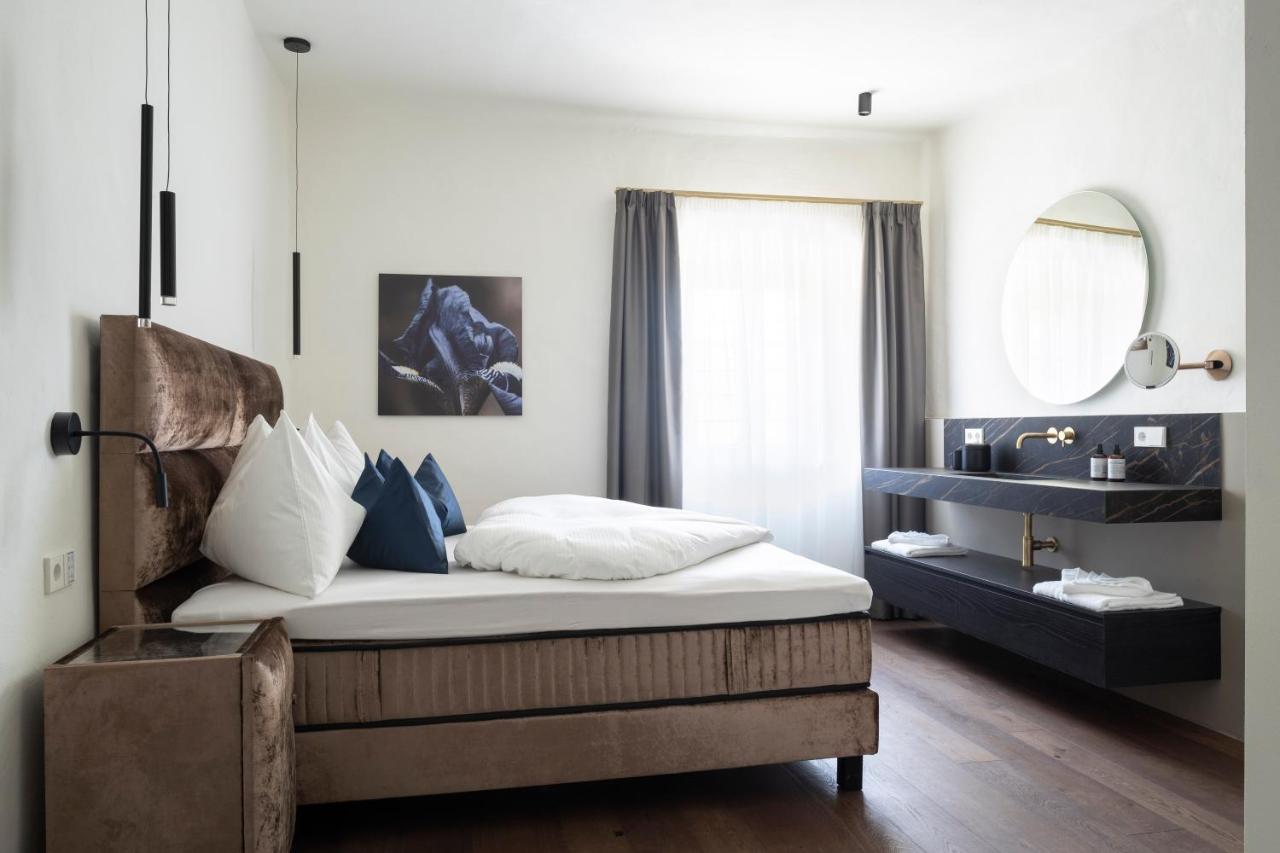 Ansitz Battisti Suites (Adults Only) Caldaro Bagian luar foto