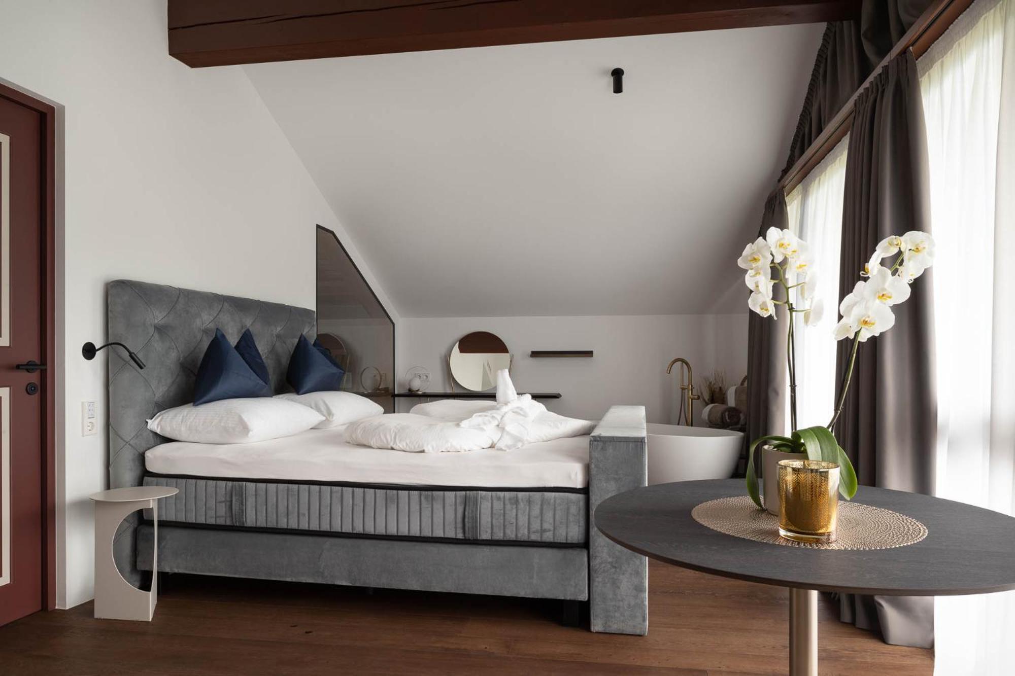 Ansitz Battisti Suites (Adults Only) Caldaro Bagian luar foto
